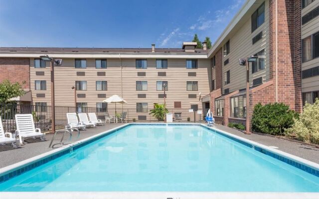 Days Inn Clackamas/Portland