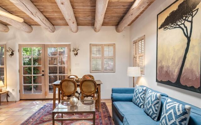 Casa Siempre Mayo - Railyard Gem, Walk to Plaza