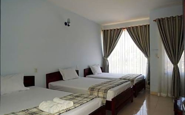 Quang Nhat Hotel