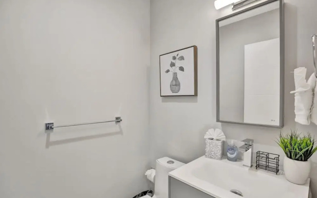 Renovated 5½ Bedroom Home/Heated Pool