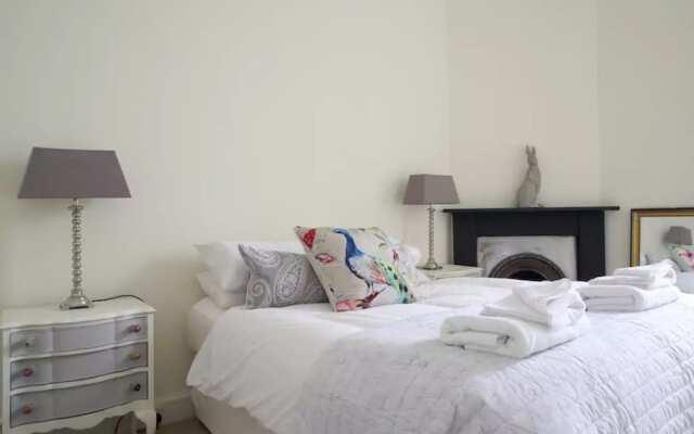 2 Bedroom City Centre Apartment Sleeps 4