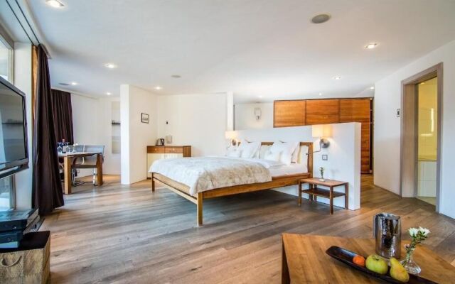 Waldhotel Fletschhorn - Panoramic Retreat in Saas Fee