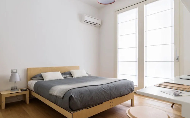 JOIVY Lovely 1-Bed W/Balcony & Parking