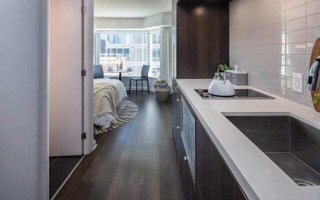 QuickStay - Executive Condo in Yorkville (Yonge & Bloor)