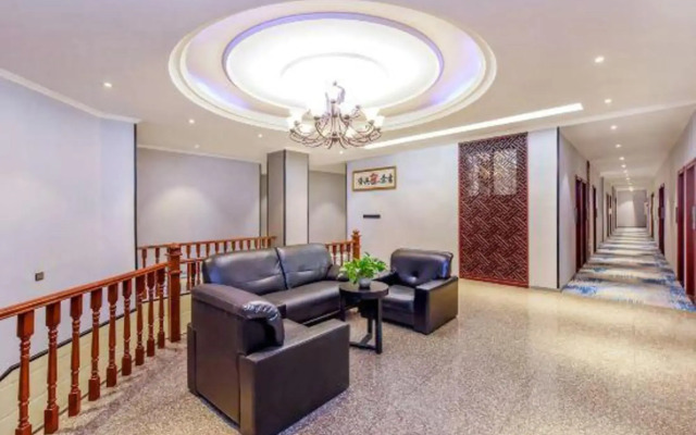 Xinyue Hotel (Dadukou District Ping'an Light Rail Station)