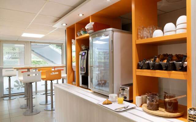 Première Classe La Ville-Du-Bois