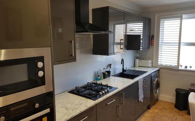 Beautiful Parkview Apartment in Seaside Eastbourne