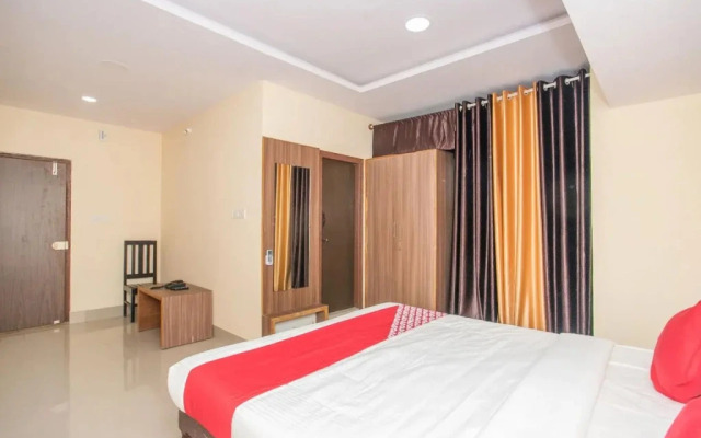 OYO 15818 Om Sai Residency