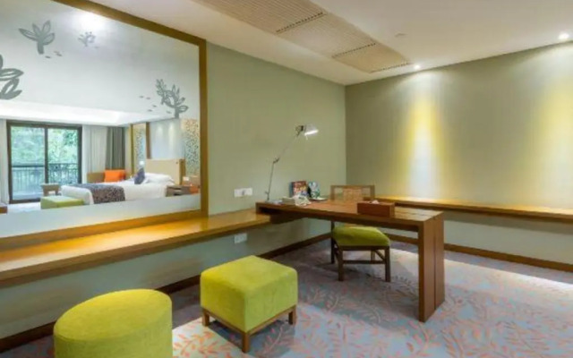 Chime Long Hotel