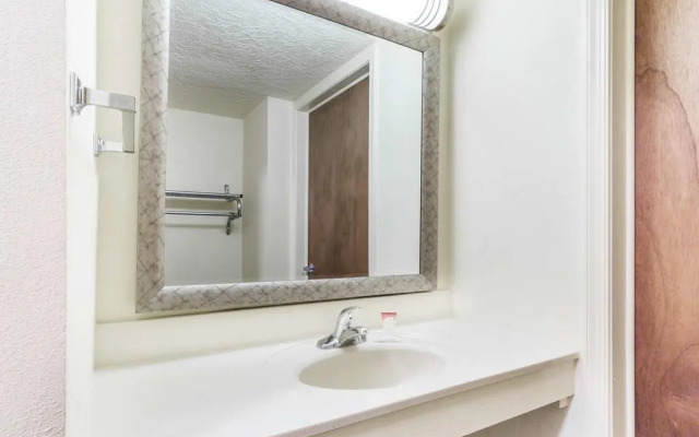 Knights Inn Glen Allen, VA