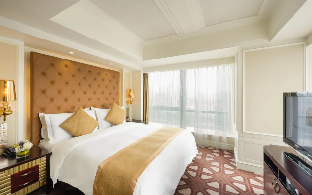 Paramount Gallery Hotel - Image 7