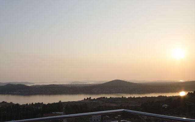 Apartment Golden Sunset