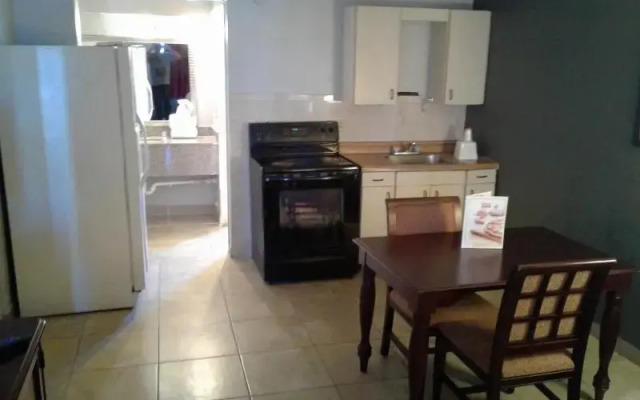 Express Inn & Suites Clearwater