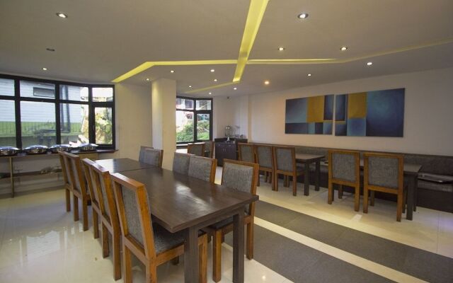 OYO 24798 Kiwi Hotel Yavachi