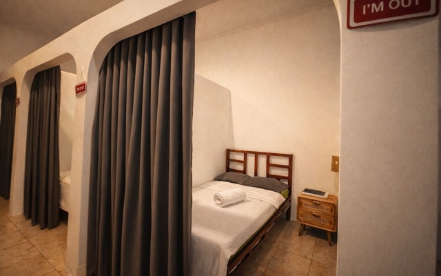 Wanderlust Hostel Kuta Mandalika – Guest Rooms – Kuta