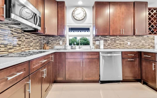 Luxurious 4BD Villa Top Amenities Pool