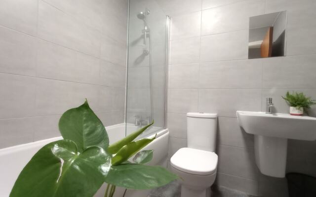 Lovely-cozy Apartment in Brierley Hill