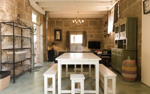 Lush Mansion in Lacapelle-marival With Jacuzzi