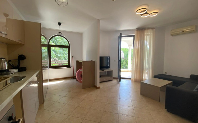 Private Two Bedroom Apartment Royal Sun O 31