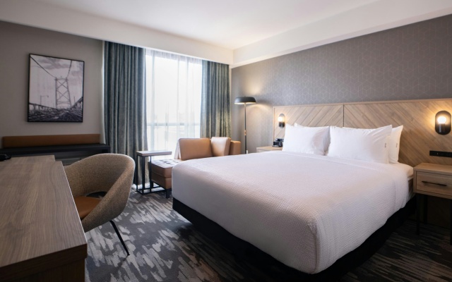 Sandman Signature Dartmouth Hotel & Suites - Image 3