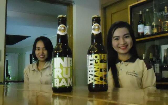 Farmhouse Hotel & Cafe
