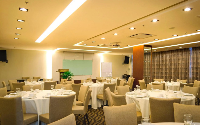 Marvelux Hotel