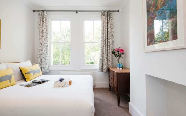 The Stunning Philbeach Garden Apartment