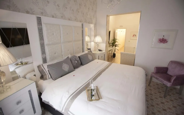 Hostal Boutique Palace - Adults Only