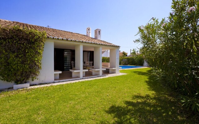 Barbecue and Pool Mystay Algarve