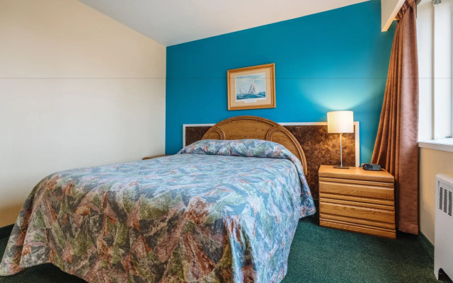 English Bay Hotel