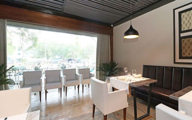 OYO 13035 Noosa Hotel