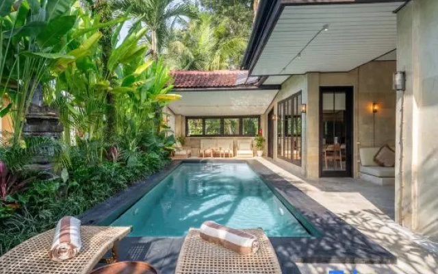 Rumah Villa by EVDEkimi - Cozy Ubud's 2BR Escape with Huge Pool & Patio – Pool – Ubud