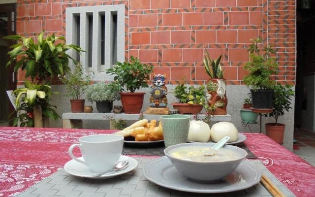 Antique Courtyard B&B