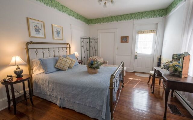 Southern Wind Inn Bed & Breakfast