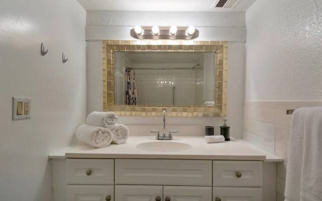 Amazing 1br apartment with pool, Hallandale Beach!