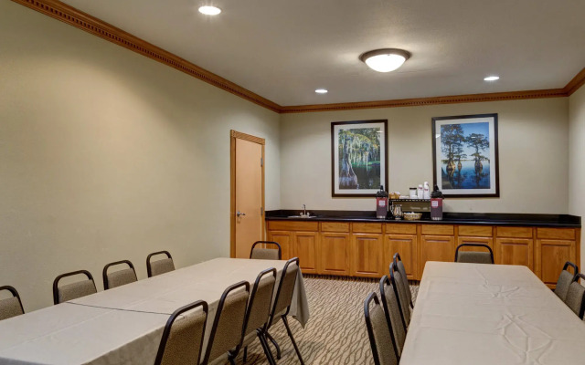 Comfort Inn & Suites Covington - Mandeville