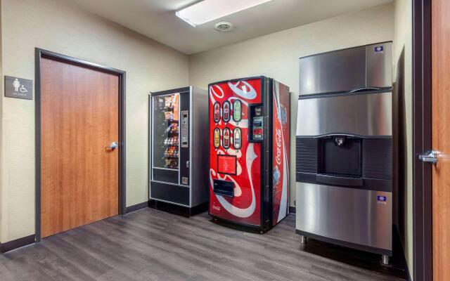 Comfort Inn & Suites Mitchell I-90