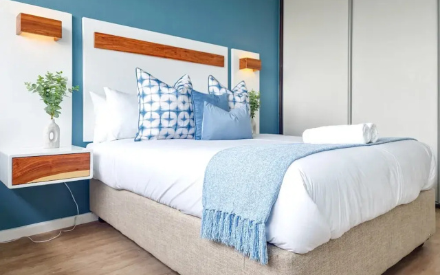 Two Bed Green Point Ocean View