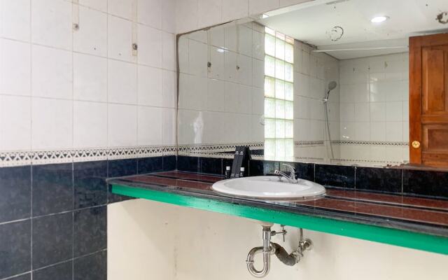 Spacious And Comfy 3Br At Kondominium Juanda Apartment