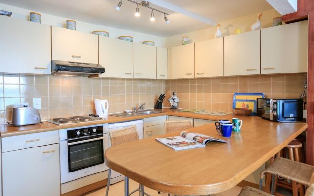 32 the Salcombe