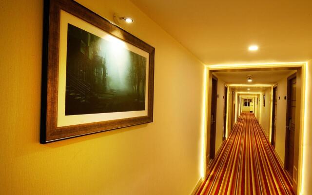 Hotel Mahis Gateway