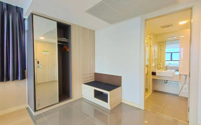 Ebina House
