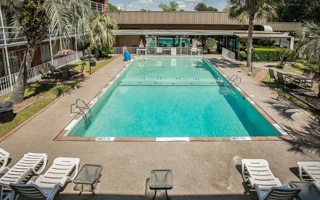 OYO Hotel Sumter SC Downtown