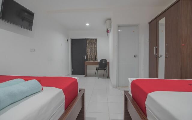 RedDoorz near Living Plaza Balikpapan