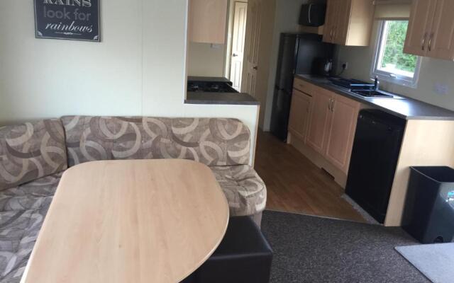 10 Berth 4 Bedroom Butlins Caravan