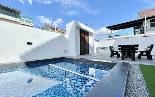Spacious Home with Private Swimming Pool in Langkawi by Zervin