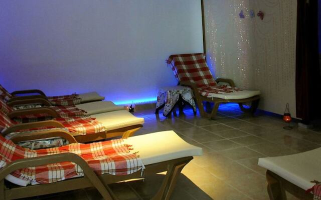 Grand Asa Family Suites