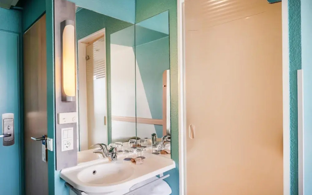 B&B HOTEL Köln-Porz