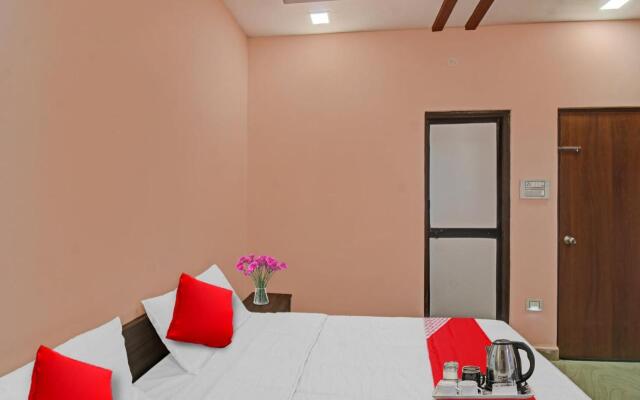 OYO Raj Hotel