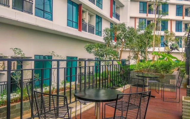 Homey And Restful Studio Lrt City Bekasi Apartment